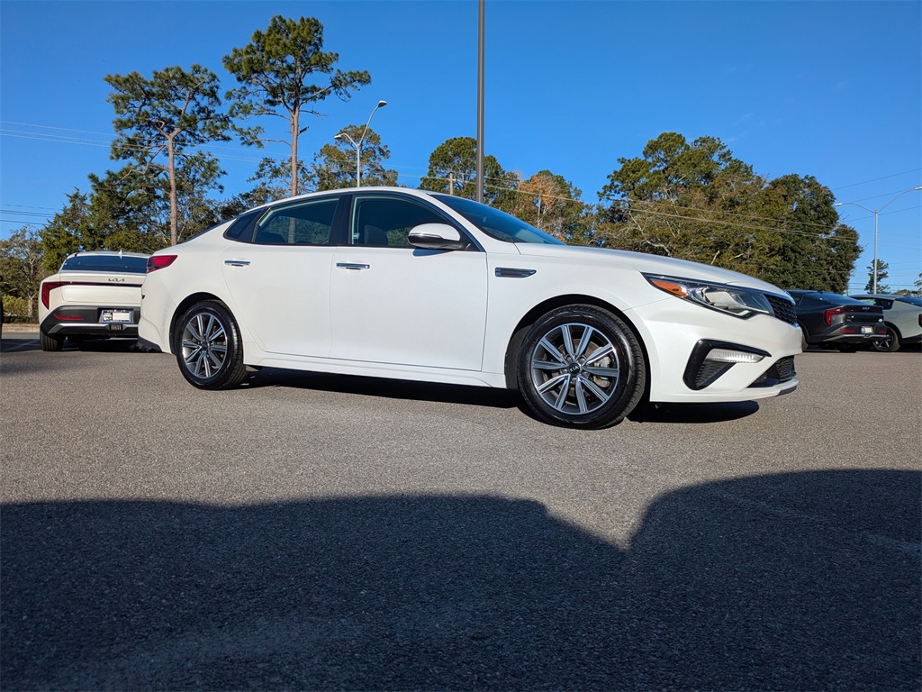 2019 Kia Optima LX's photo