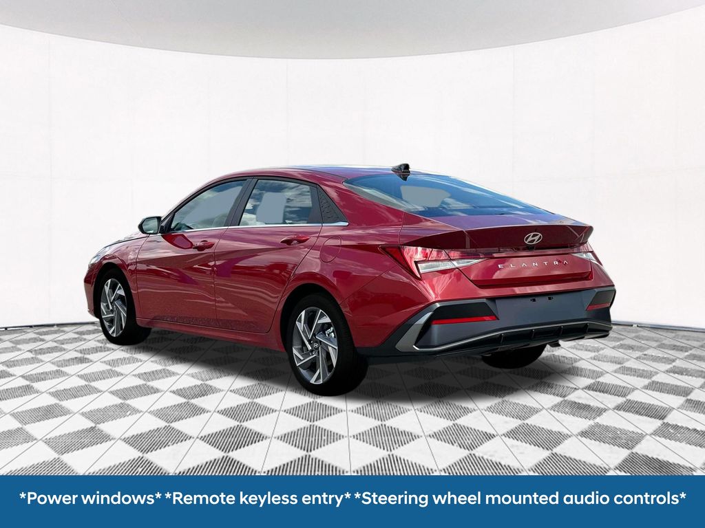 2025 Hyundai Elantra SEL Convenience photo 4