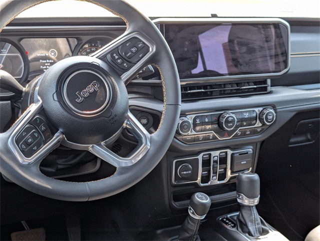 2024 Jeep Wrangler Sahara photo 12