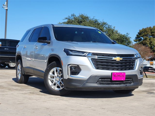 2022 Chevrolet Traverse LS's photo