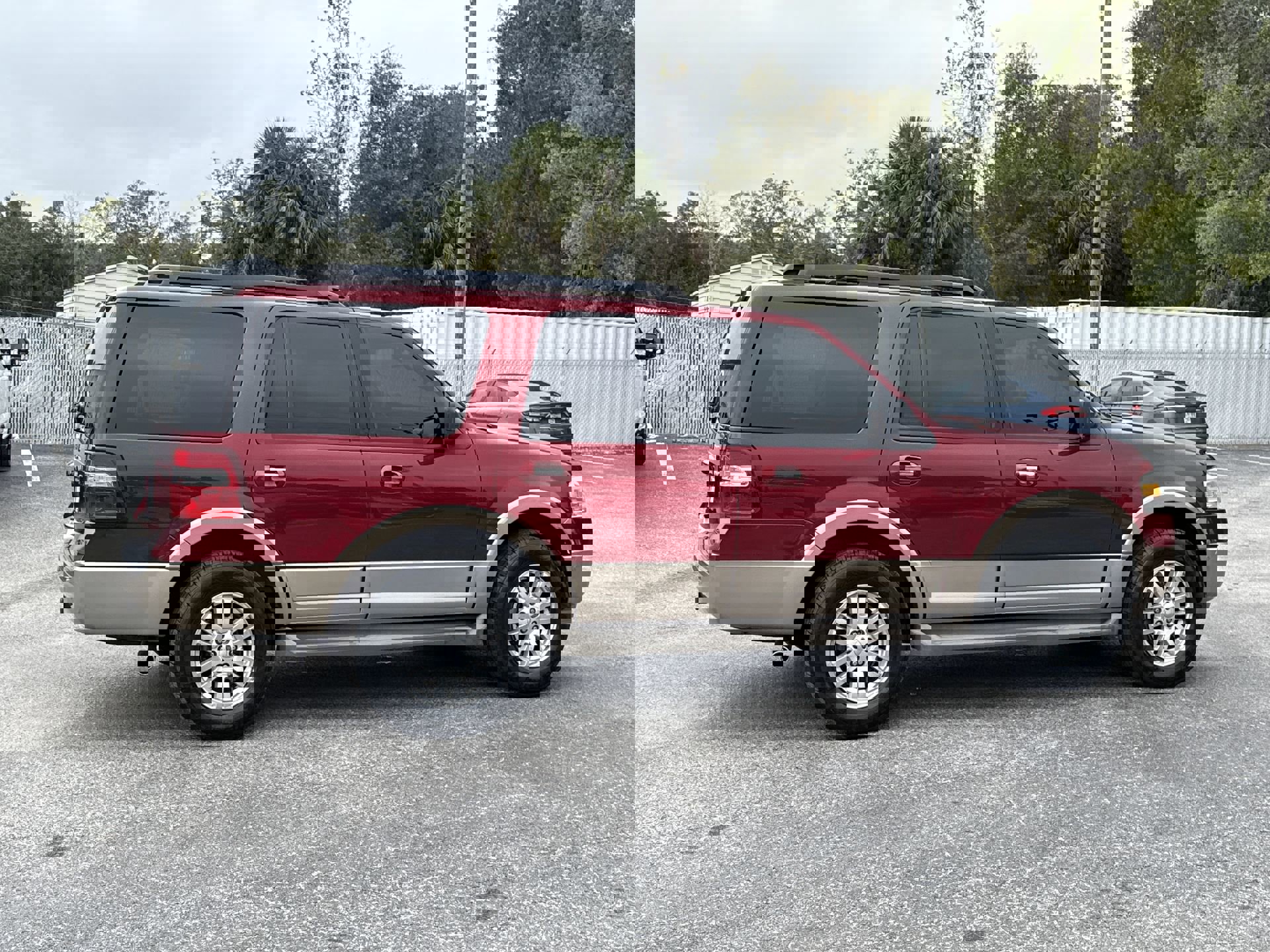 Used 2013 Ford Expedition XLT with VIN 1FMJU1H50DEF63083 for sale in Homosassa, FL