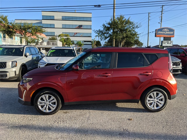 2023 Kia Soul LX photo 3