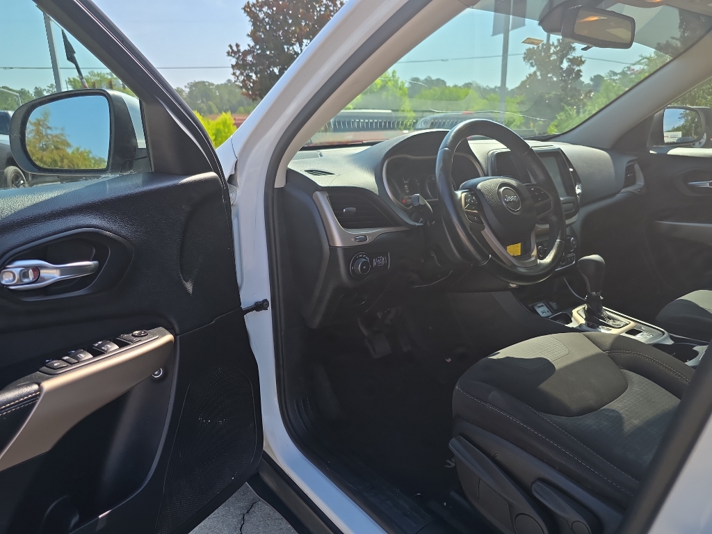 2017 Jeep Cherokee Latitude photo 12