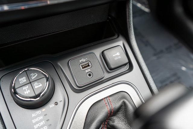 2022 Jeep Cherokee Trailhawk photo 21