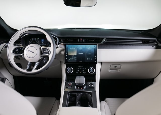 2026 Jaguar F-PACE P250 R-Dynamic S photo 4