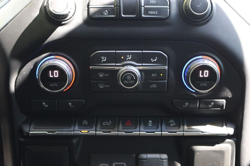 2020 Chevrolet Silverado 1500 RST photo 11