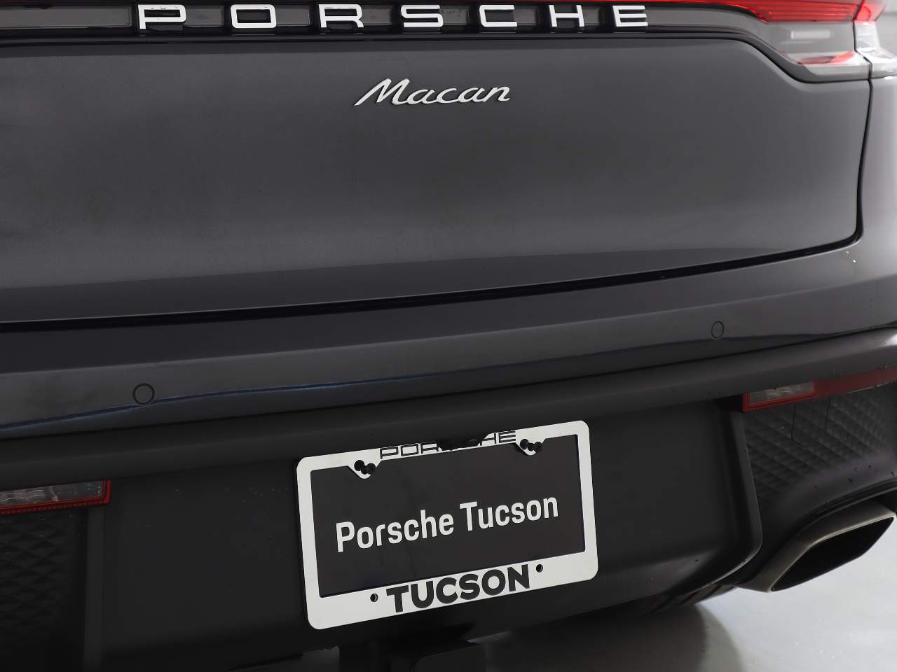 2023 Porsche Macan T photo 23