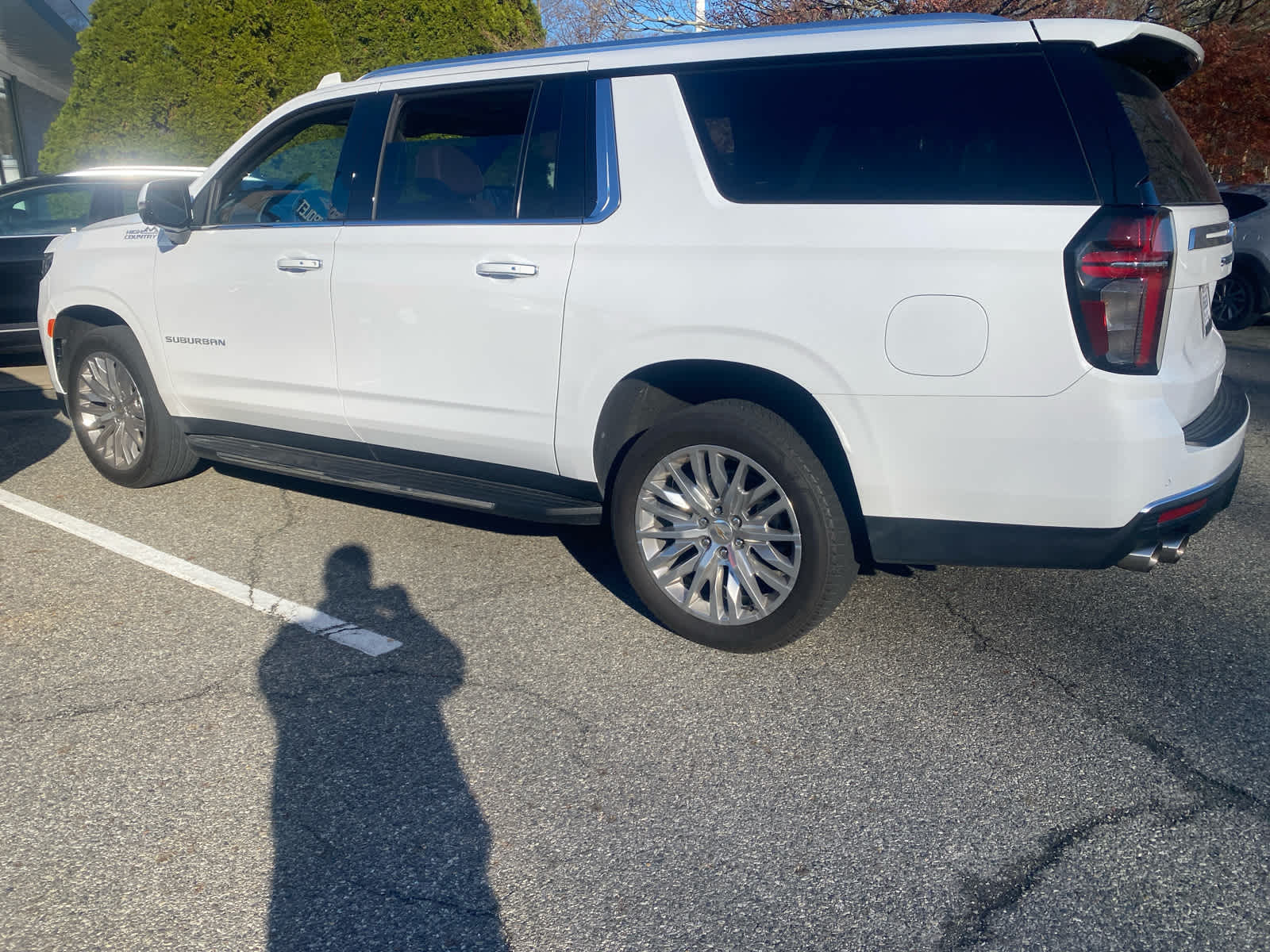 2023 Chevrolet Suburban High Country's photo