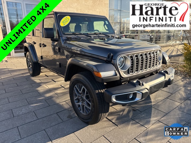 2025 Jeep Wrangler 4-Door Sahara's photo