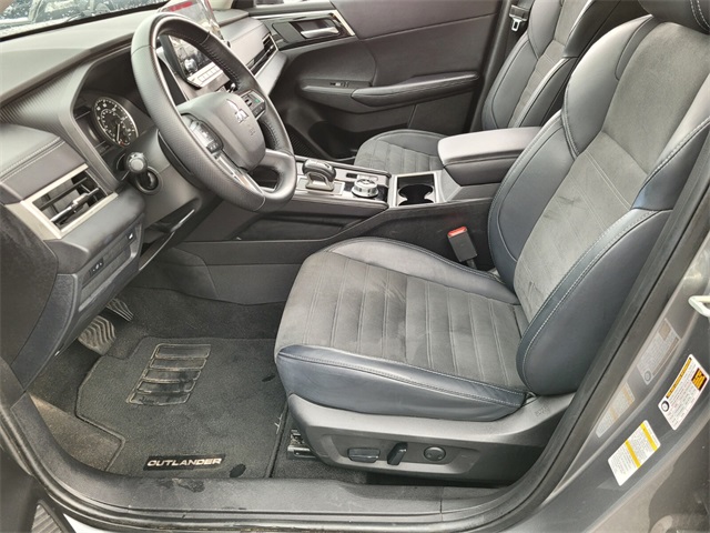 2024 Mitsubishi Outlander SE photo 9