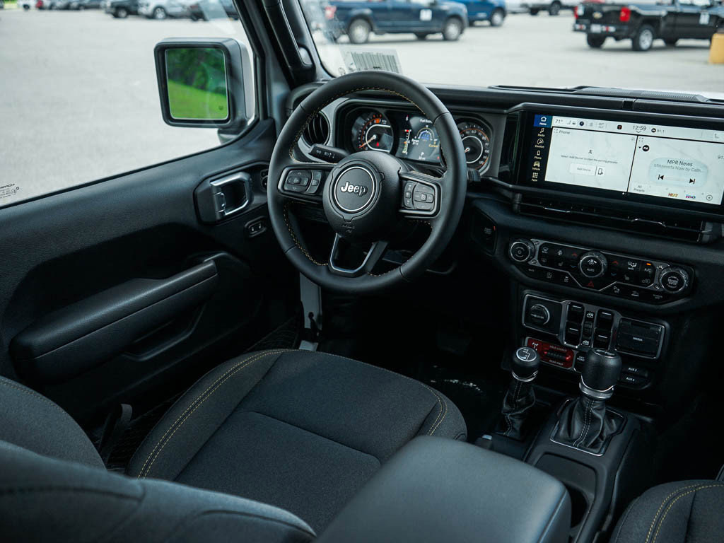 2025 Jeep Wrangler Willys photo 12