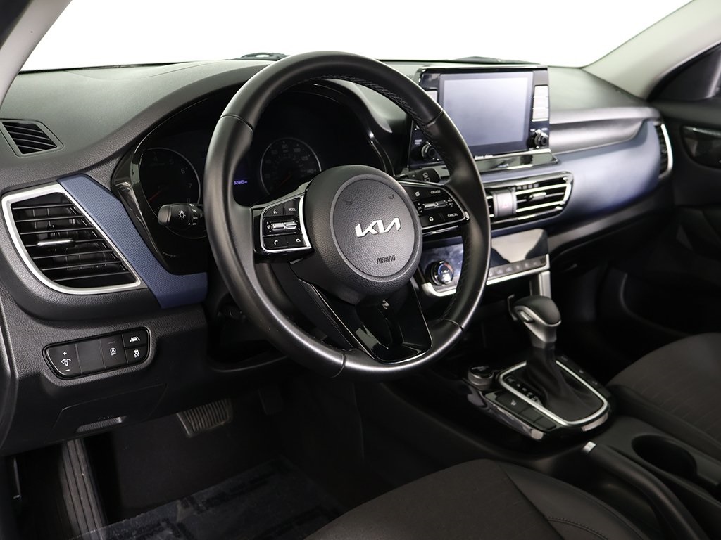 2023 Kia Seltos S photo 15