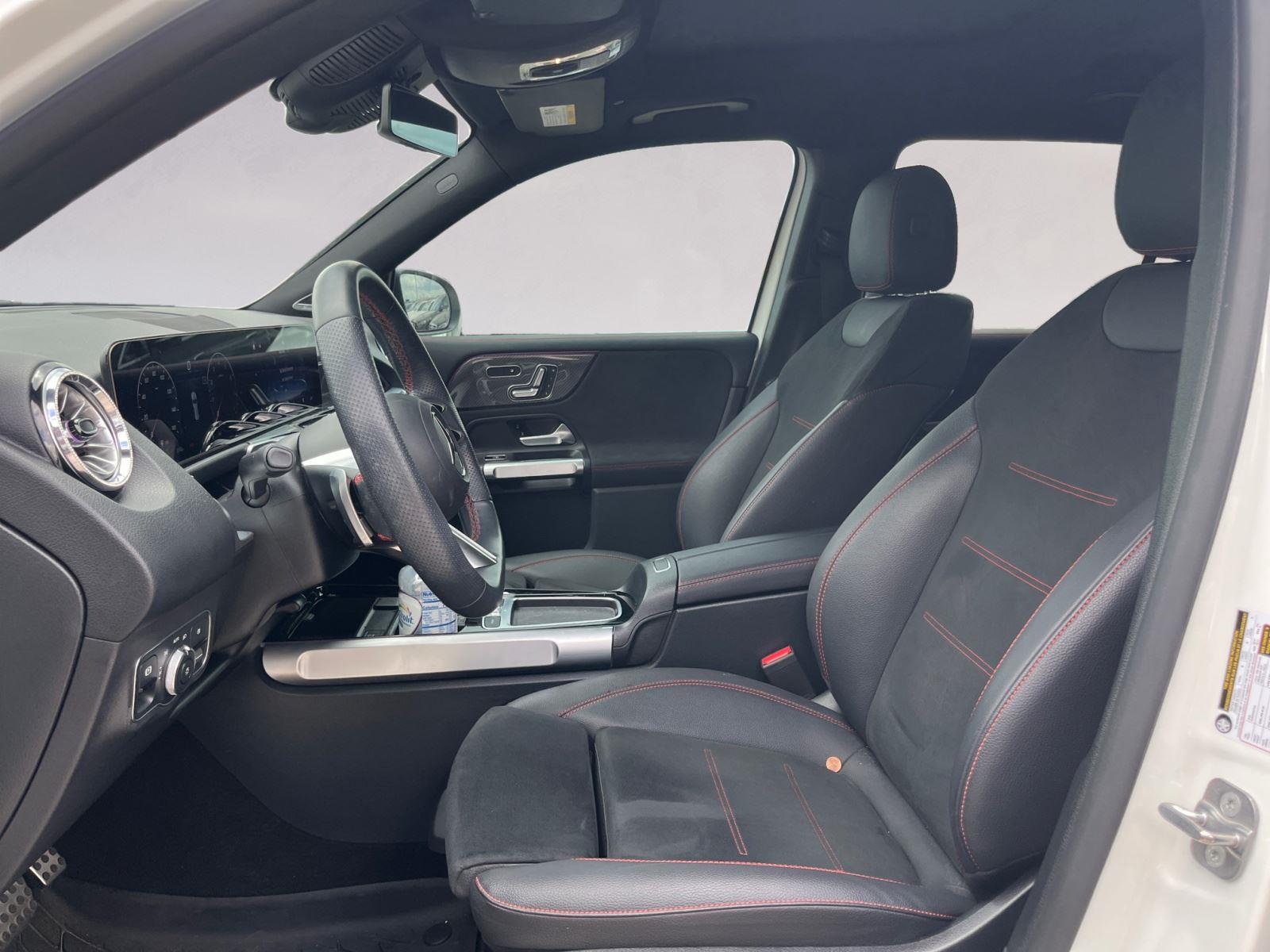 2024 Mercedes Benz GLB 250 photo 9