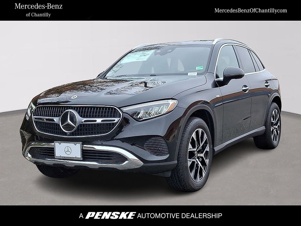 2025 Mercedes-Benz GLC Base's photo