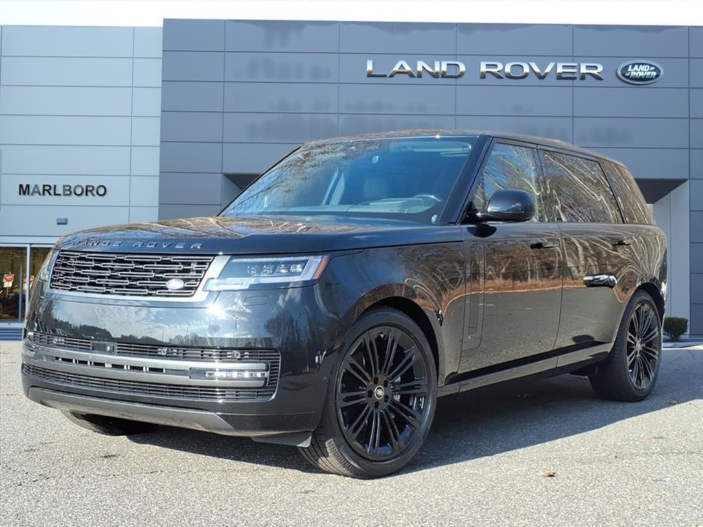 2025 Land Rover Range Rover SE's photo