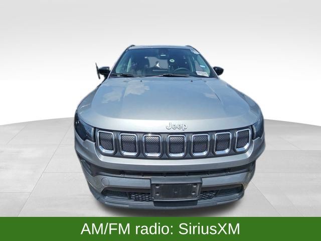 2022 Jeep Compass Latitude photo 3