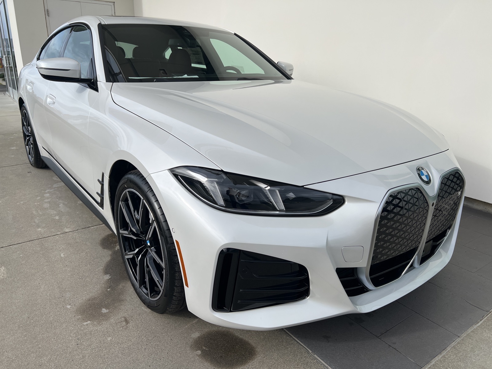 2026 BMW i4 40's photo