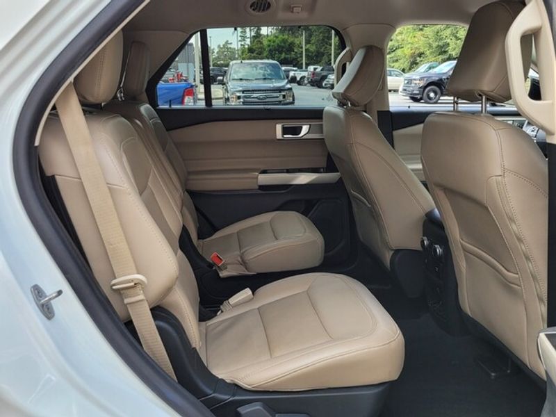 2022 Ford Explorer Limited photo 14
