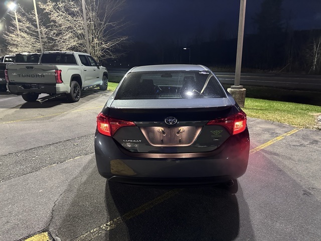 2017 Toyota Corolla SE photo 4