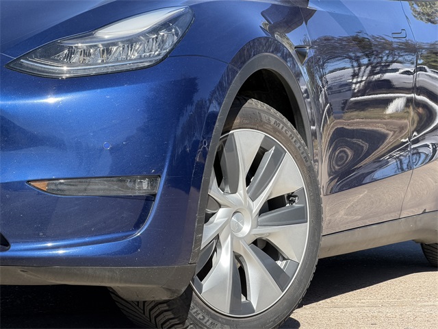 Used 2021 Tesla Model Y Standard Range with VIN 5YJYGDED8MF104003 for sale in Granbury, TX