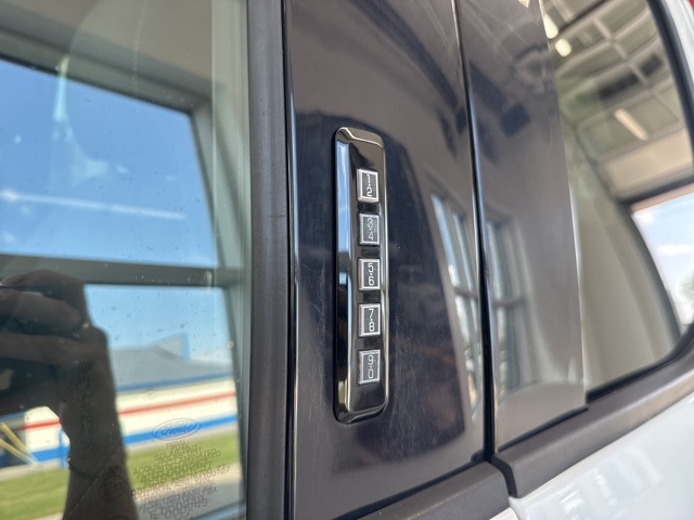 2018 Ford F-150 XLT photo 2