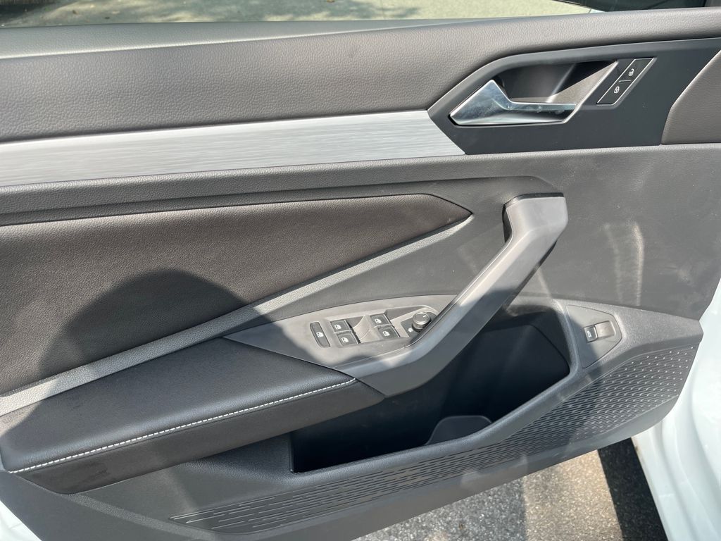 2025 Volkswagen Jetta 1.5T Sport photo 8