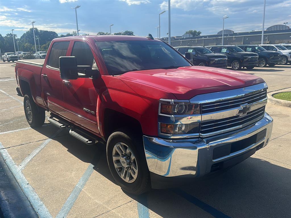 2018 Chevrolet Silverado 2500HD LT photo 2