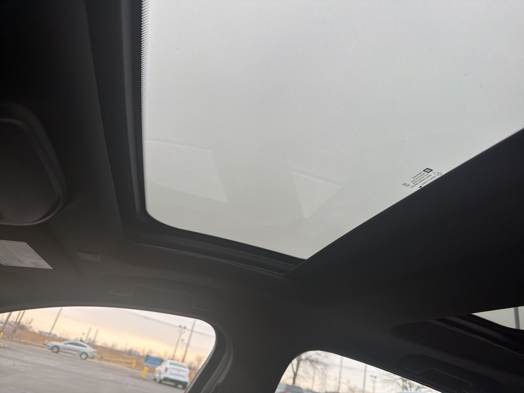 2025 CADILLAC CT5 - Image 13