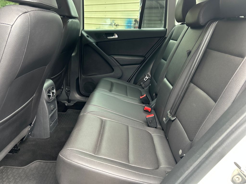 2017 Volkswagen Tiguan S photo 18