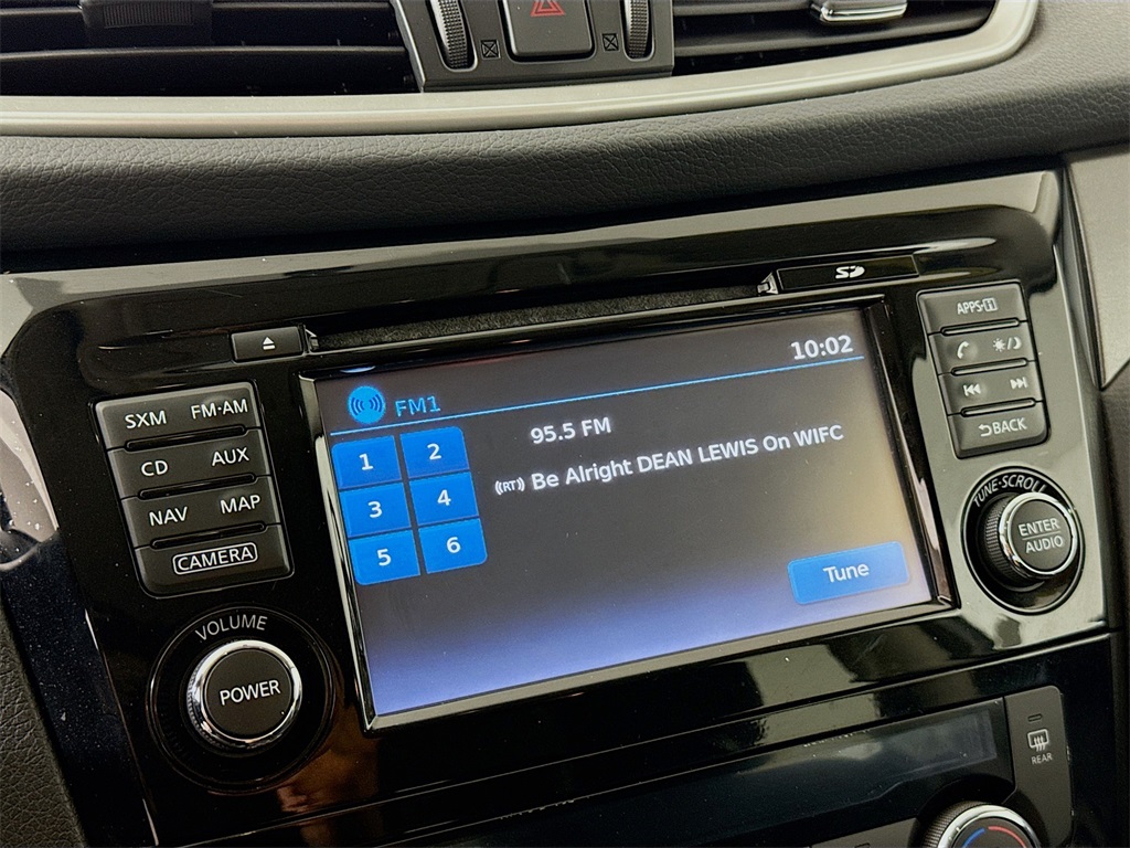 2016 Nissan Rogue SV photo 6