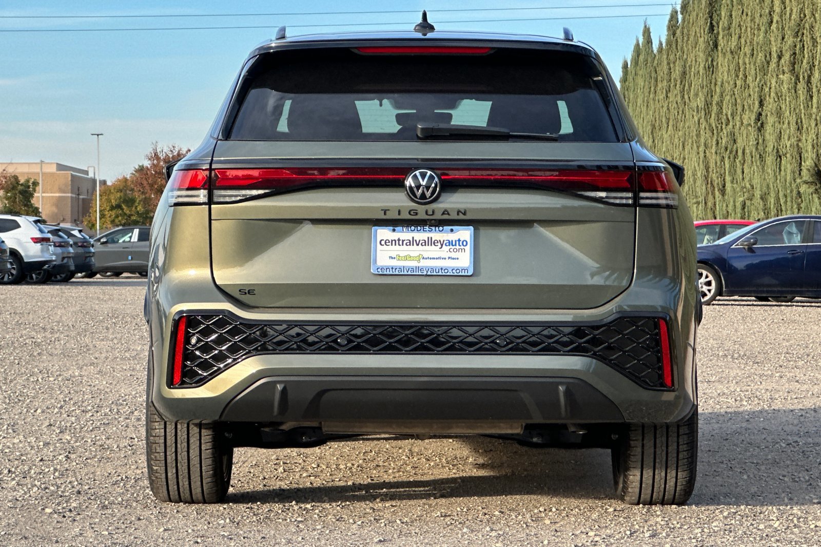 2026 Volkswagen Tiguan SE R-Line Black photo 3