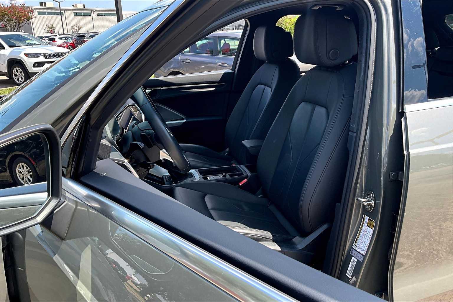 2023 Audi Q3 S line Premium photo 7