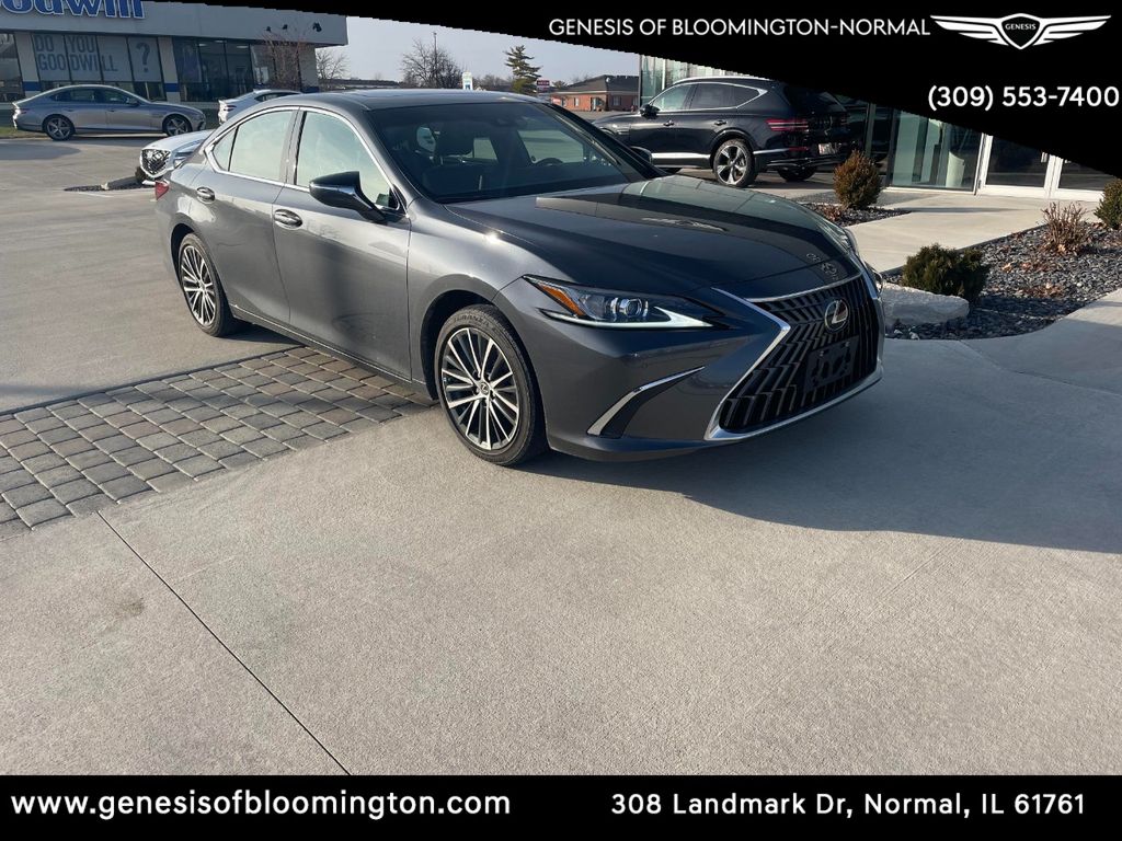 2024 Lexus ES Base's photo