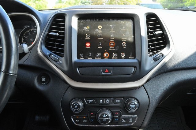 2017 Jeep Cherokee Limited photo 31