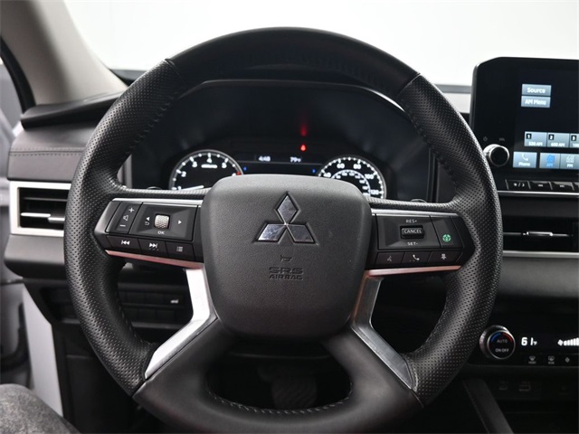 2024 Mitsubishi Outlander SE photo 13