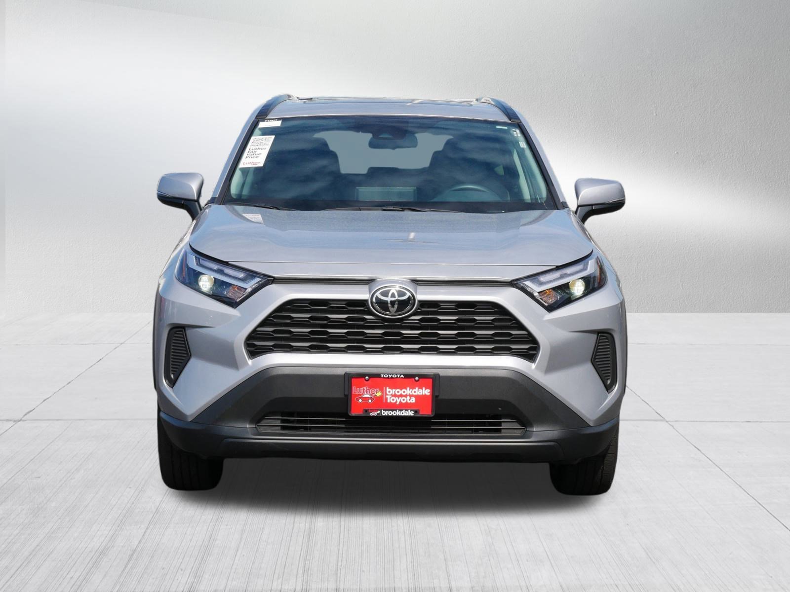 Certified 2022 Toyota RAV4 XLE with VIN 2T3P1RFV8NW303601 for sale in Brooklyn Center, Minnesota