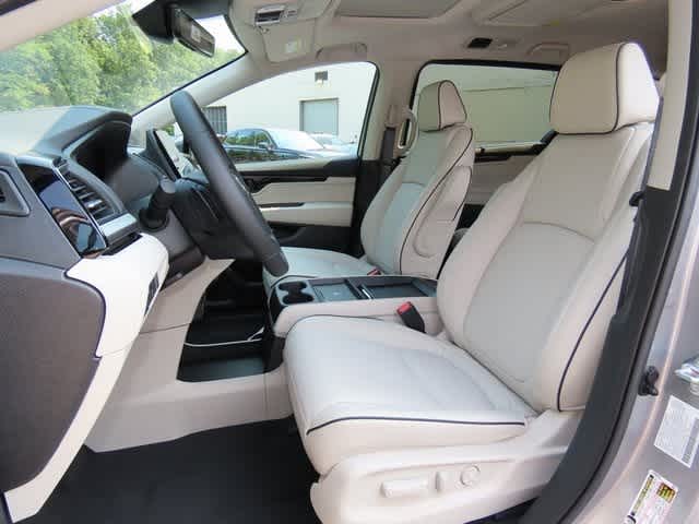 2025 Honda Odyssey Touring photo 11