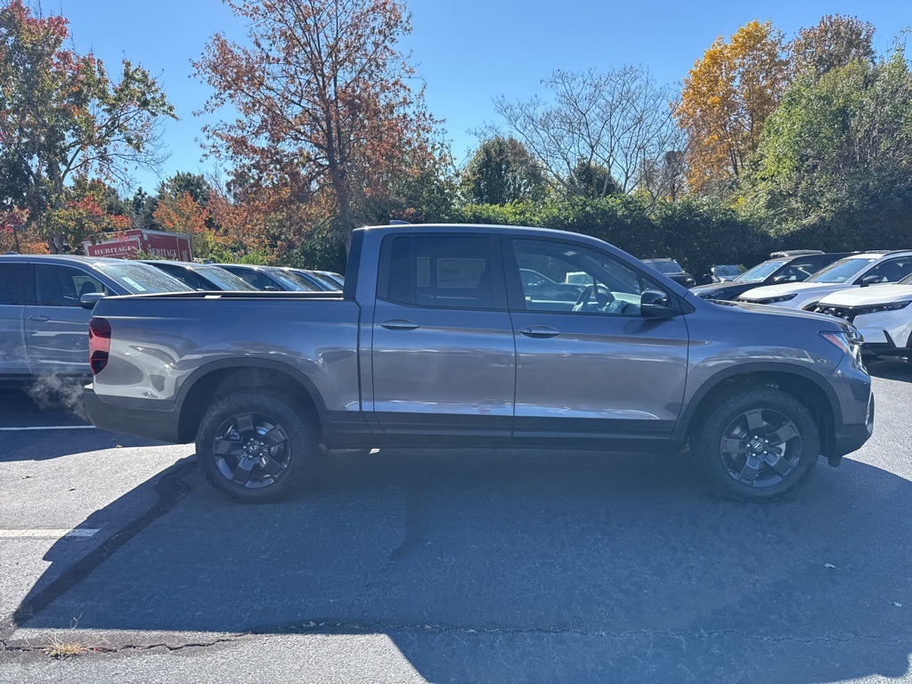 2026 Honda Ridgeline TrailSport photo 2