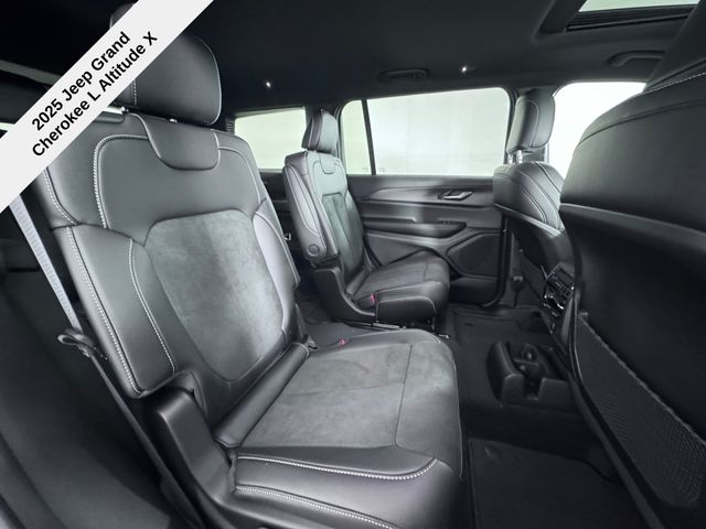 2025 Jeep Grand Cherokee Altitude X photo 19