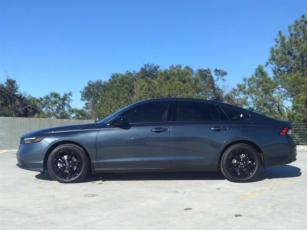 2025 Honda Accord SE photo 4