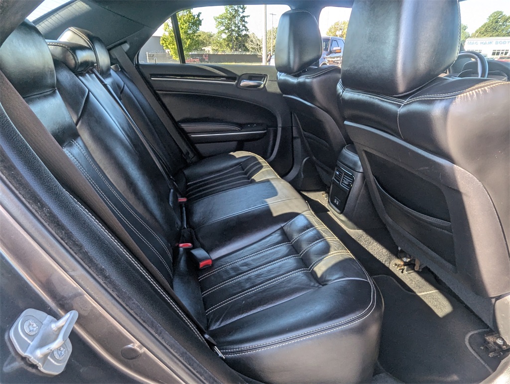 2019 Chrysler 300 S photo 30