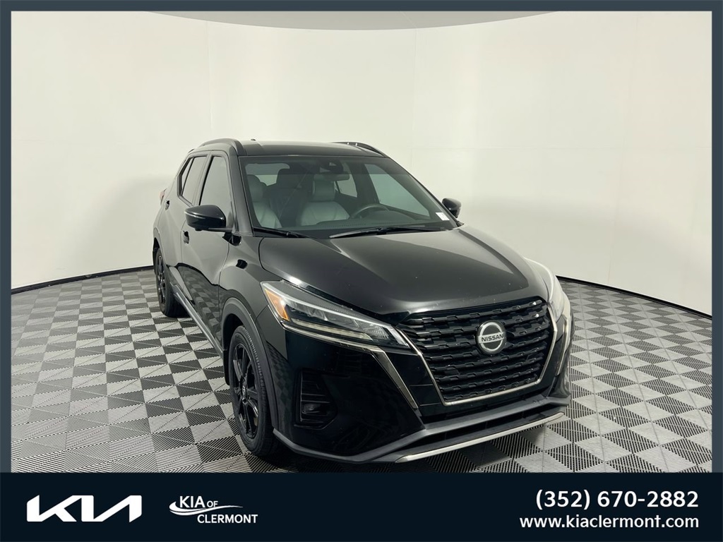 2021 Nissan Kicks SR's photo