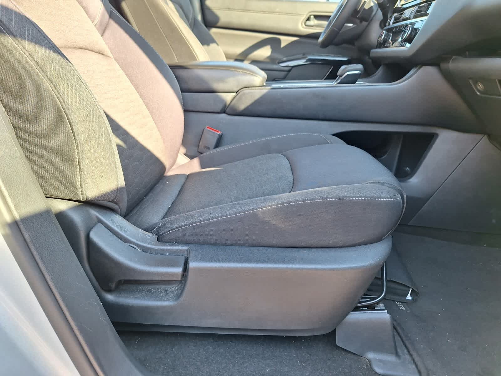 2024 Nissan Pathfinder SV photo 24
