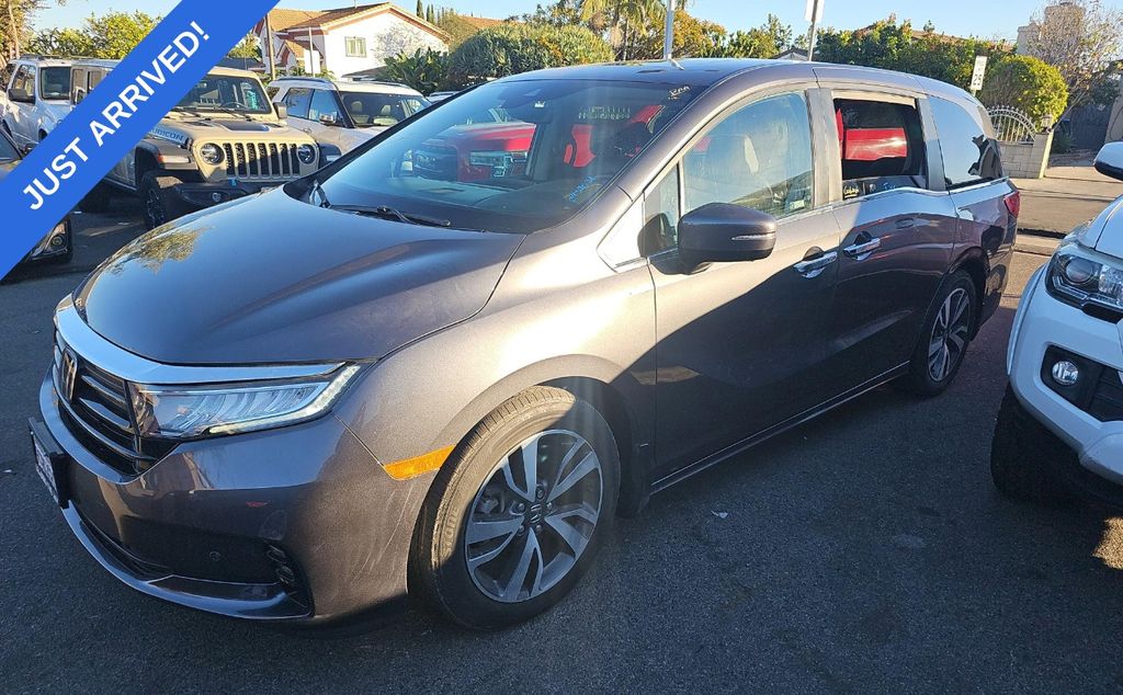 2023 Honda Odyssey Touring's photo