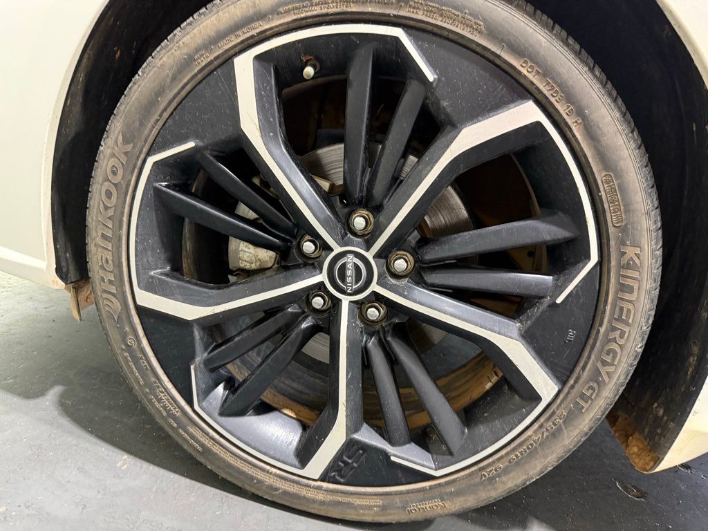 2023 Nissan Altima 2.5 SR photo 2