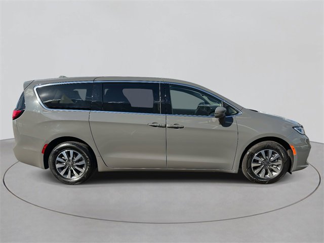 2022 Chrysler Pacifica Hybrid Touring L photo 33
