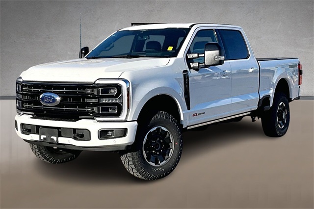 2026 Ford F-250 Super Duty Platinum's photo