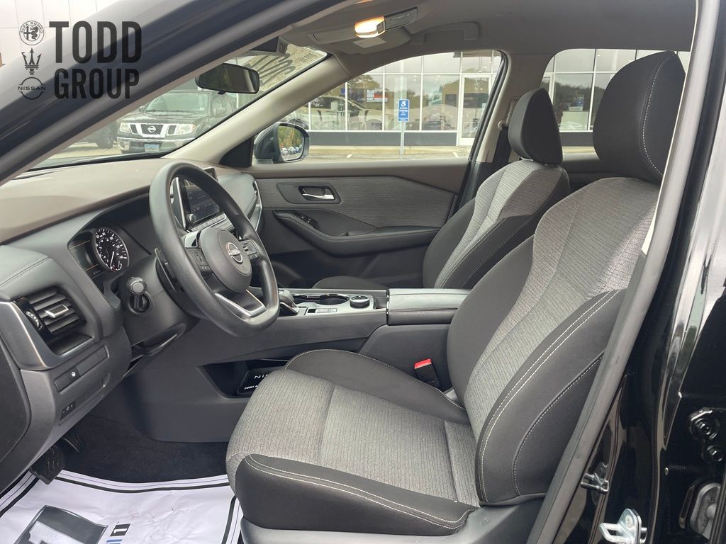 2022 Nissan Rogue SV photo 7