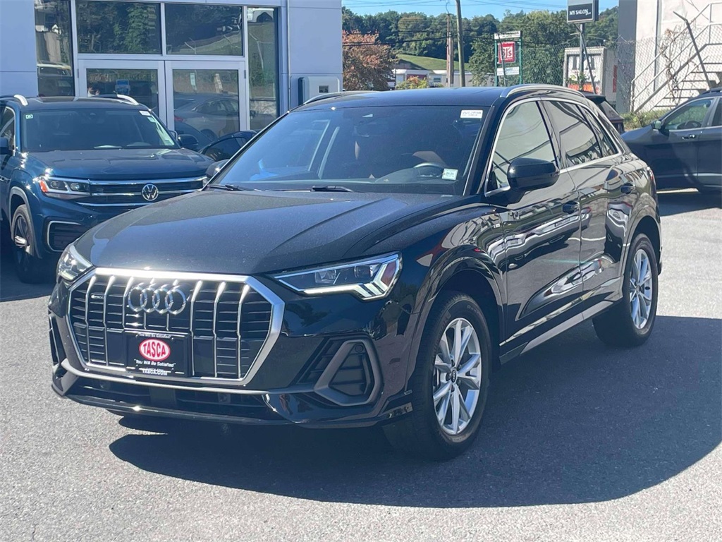 2022 Audi Q3 S line Premium Plus photo 3