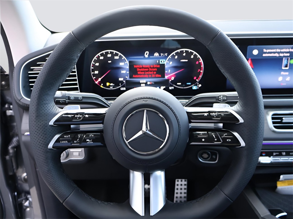 2025 Mercedes Benz GLS 450 4MATIC photo 32